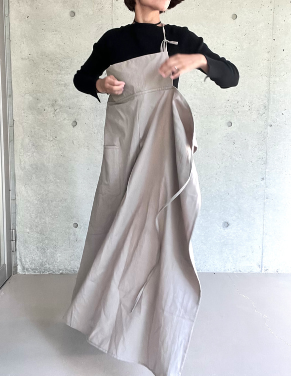 肩紐エプロン | コットン100% ・エプロンワンピース・ラップスカート（キナリ/グレー/ネイビー）受注制作 7枚目の画像