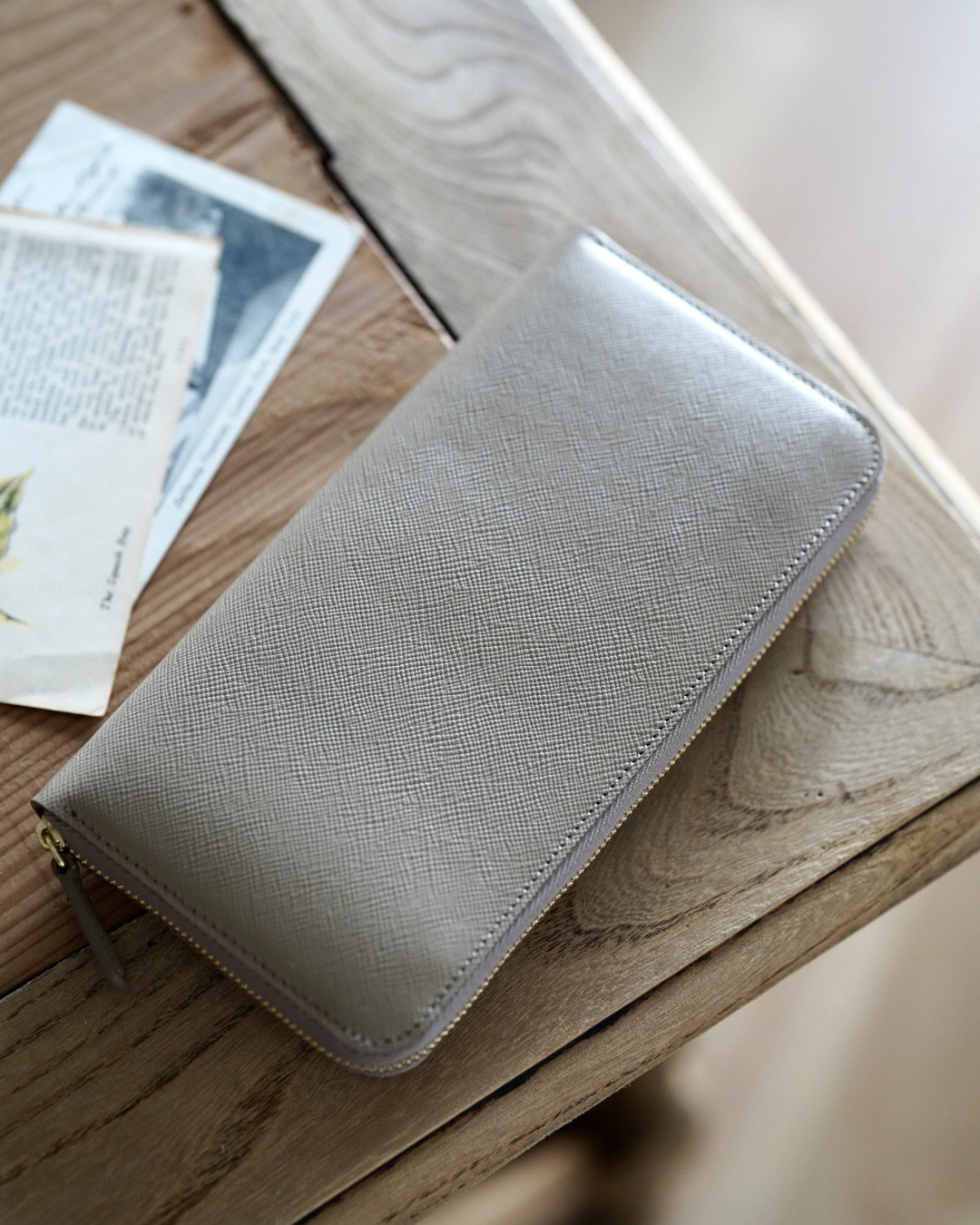 【 在庫あり 】ラウンドファスナーロングウォレット(12段タイプ)