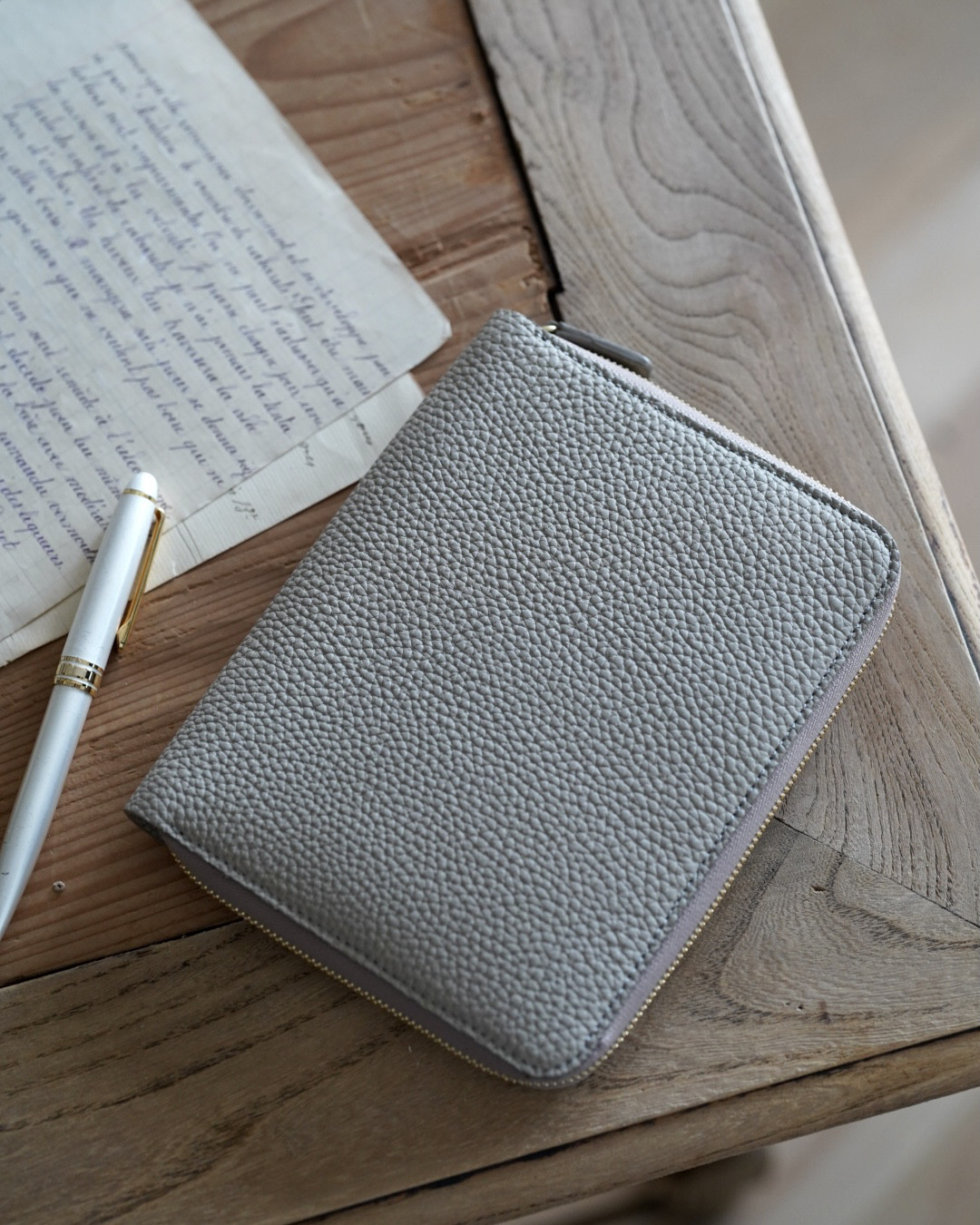 【 在庫あり 】ラウンドファスナー手帳カバー(A6サイズ)