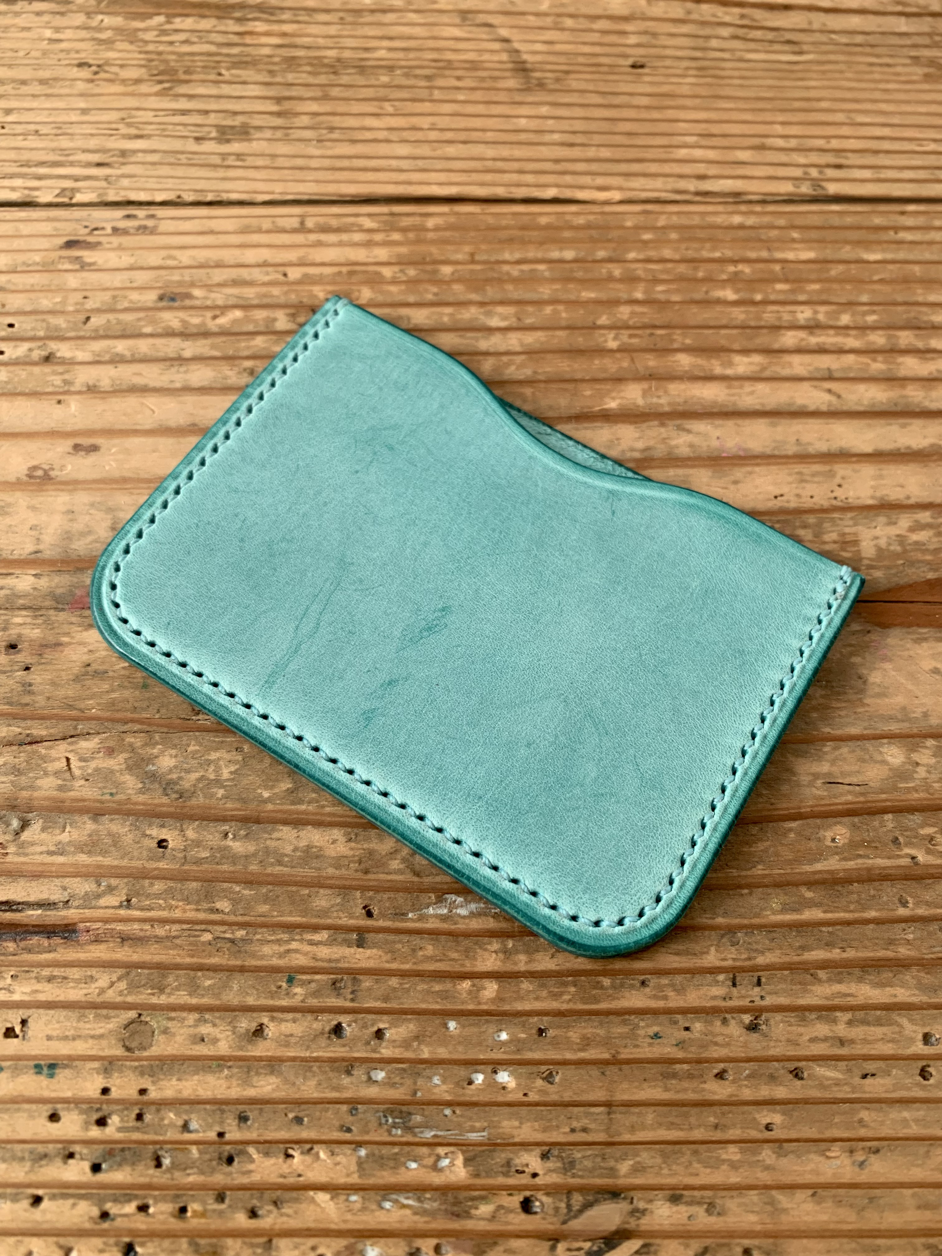 手縫いで創った革のシンプルパスケース『Macaron - Cielo - Topolino 440』