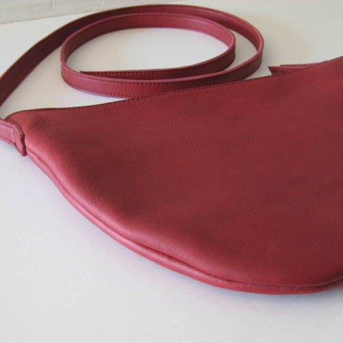 ハーフムーン ボルドー 本革製 ミニショルダーバッグ ショルダーバッグ