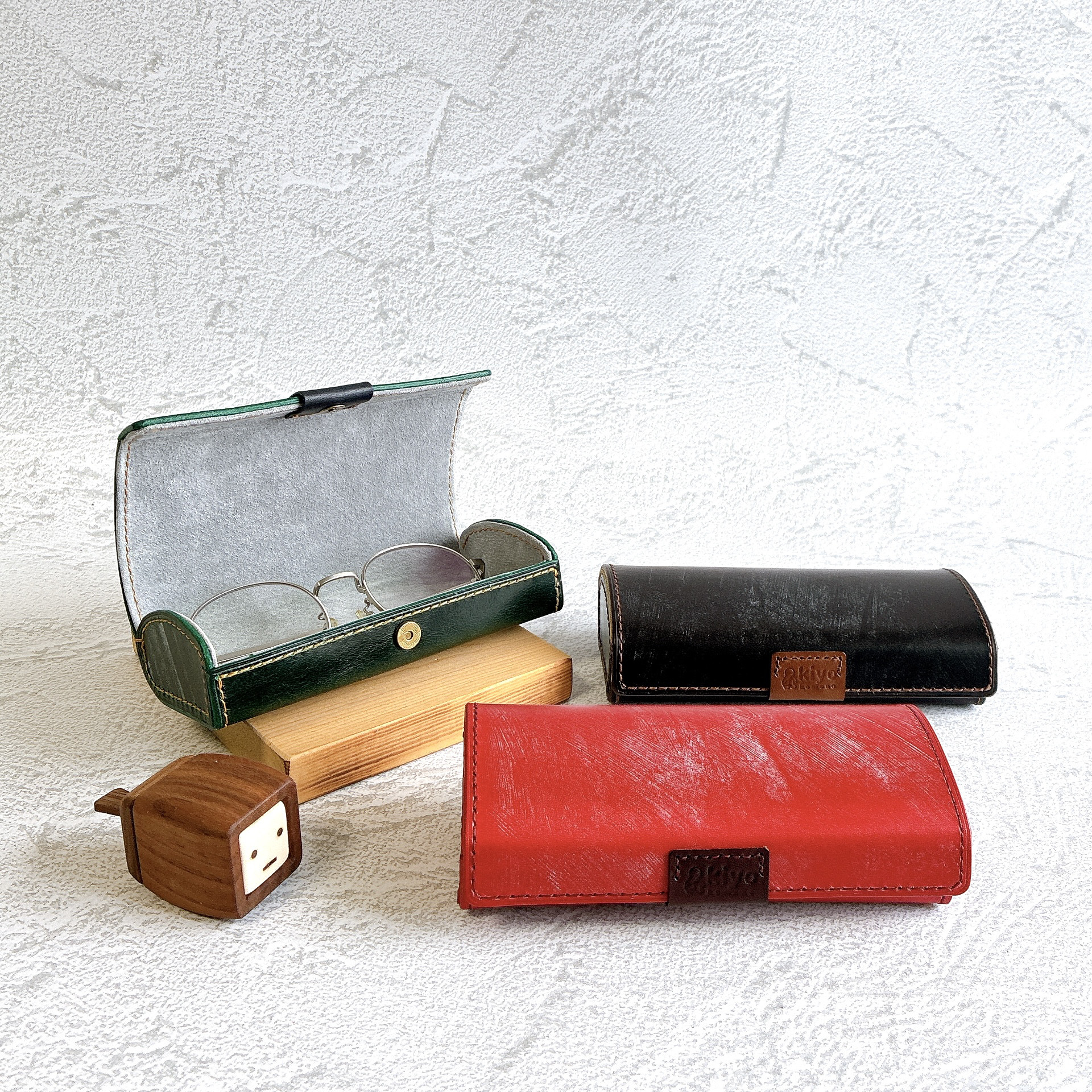 【眼鏡ケース】　ブライドルレザー　革　メガネケース（グリーン・緑　レッド・赤　ブラウン・焦茶） 8,140円