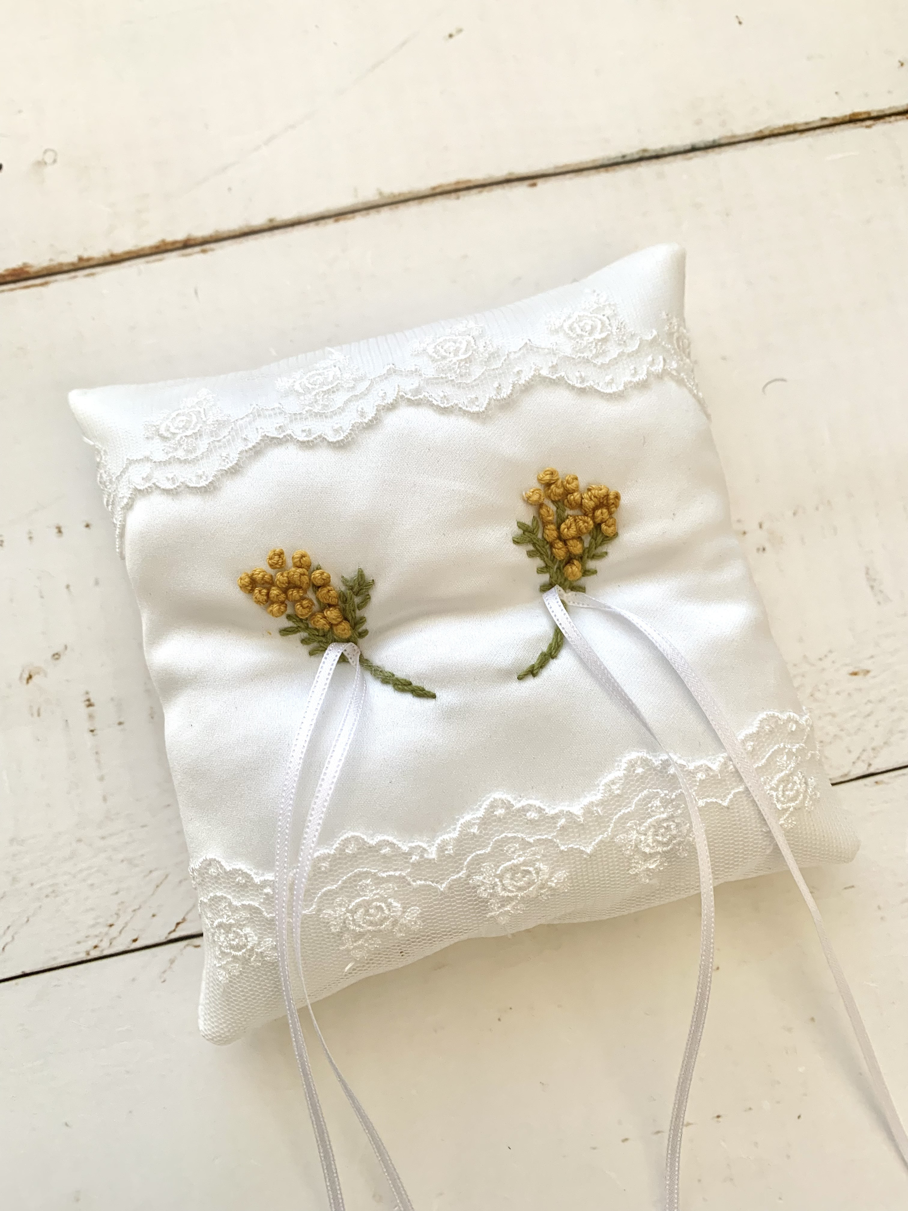 リングピロー　手刺繍　ミモザ　完成品　結婚式　指輪交換