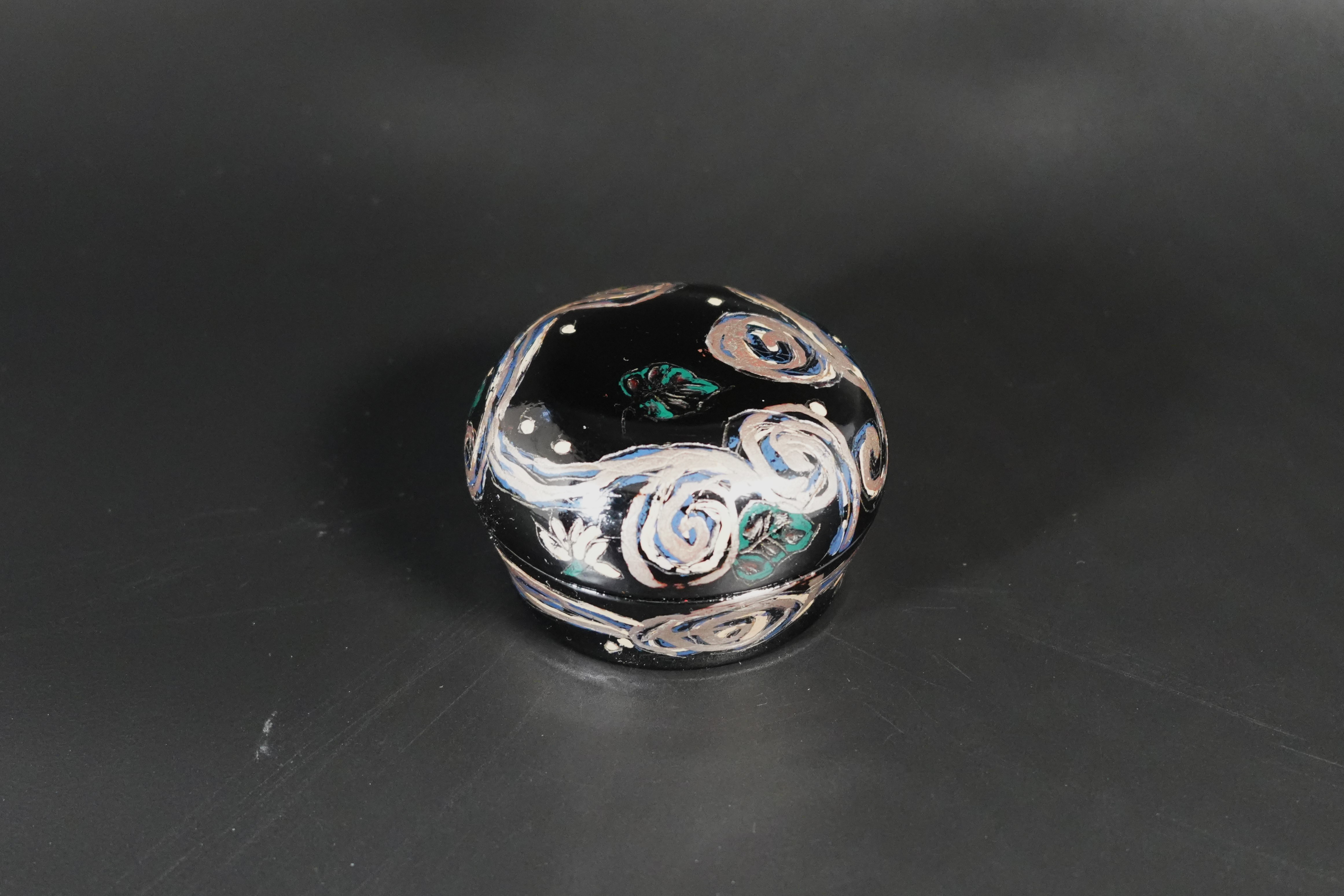 Makie  Kinma  Box       水蓮蒔絵キンマ香合