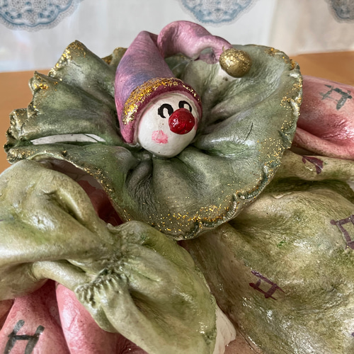 ピエロの壁掛け（赤/緑） その他インテリア雑貨 Keiko's Clay Art 通販