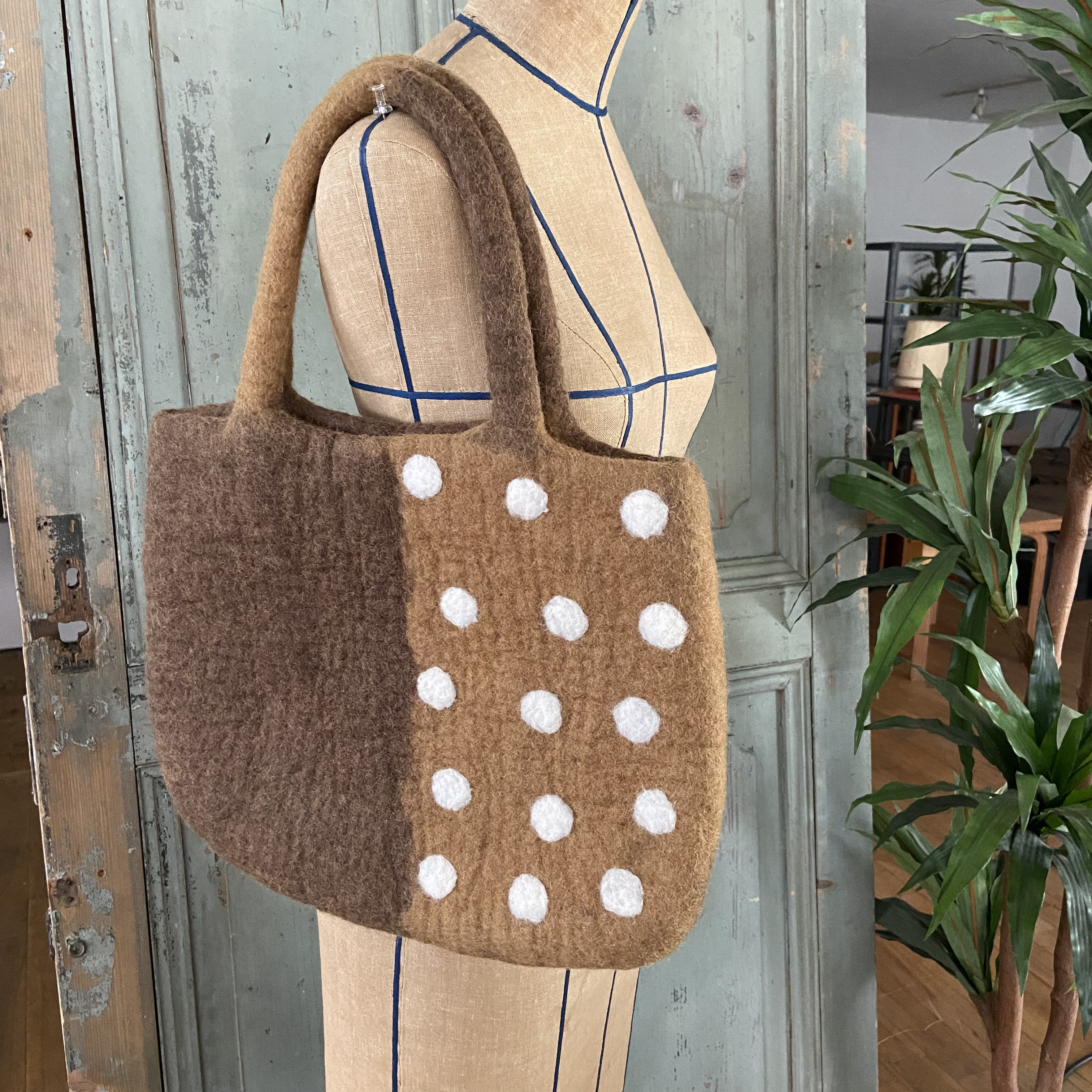 SALE! 羊毛 フェルト ドット バッグ トートバッグ ハンドメイド