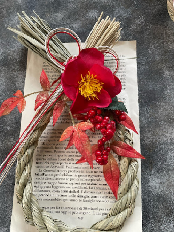 送料無料【お正月２０２５】お正月飾り　「ひと結び　椿のしめ縄飾り」 2枚目の画像