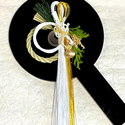 白椿とサンキライのしめ縄 サンキライと白椿のお正月しめ縄飾り