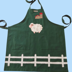 【選べる9色】牧場のひつじのアップリケエプロン｜大きめポケット付き｜丈夫な綿素材｜ギフトにもおすすめ 2枚目の画像