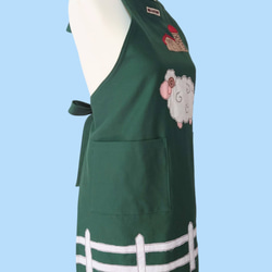 【選べる9色】牧場のひつじのアップリケエプロン｜大きめポケット付き｜丈夫な綿素材｜ギフトにもおすすめ 3枚目の画像