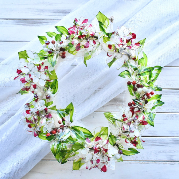リース】赤紫陽花と万両のリース アートフラワー 風碧(kazamidori