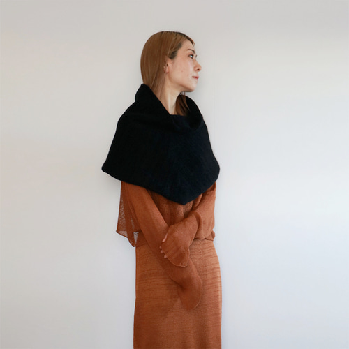 貴重なシルクモールとモヘアのスヌードケープ。冬にファー毛皮より上品 