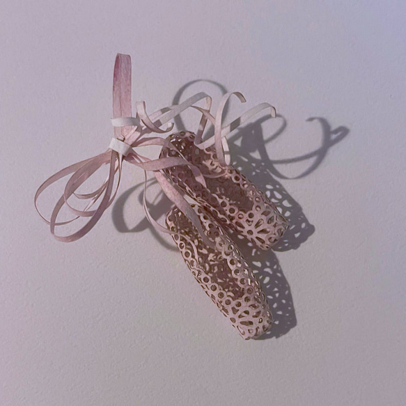 立体切り絵のballet shoes 1枚目の画像