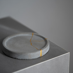 金継ぎ風コンクリートトレイ【アクセサリーソーサー】 4枚目の画像