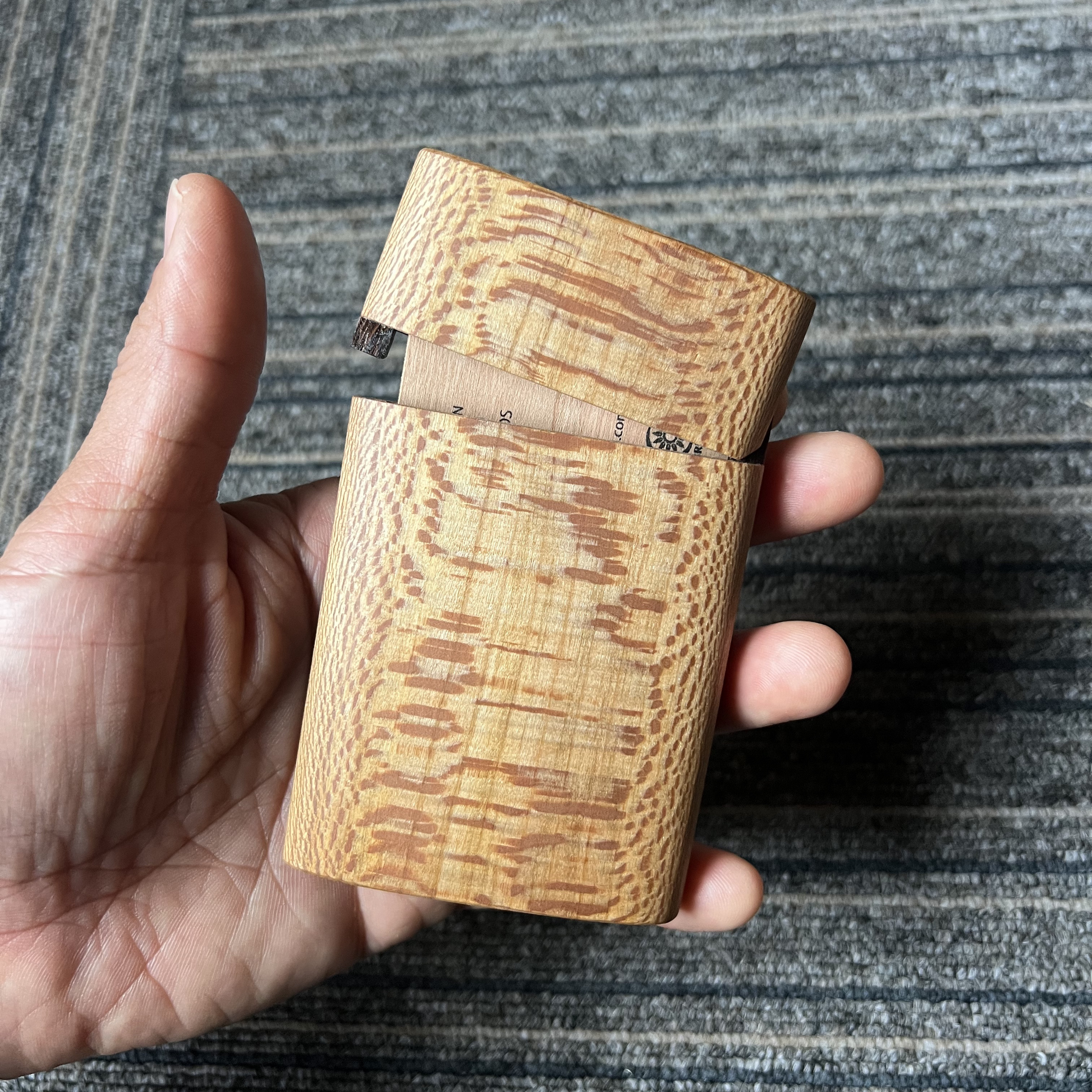 ☆1点限定☆〖希少シカモア班杢〗カードケース【IROcardcase-limited】名刺ケース