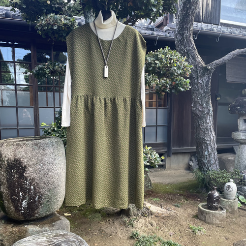 着物リメイク】ちりめんのワンピース/フレンチスリーブ/絹 ワンピース