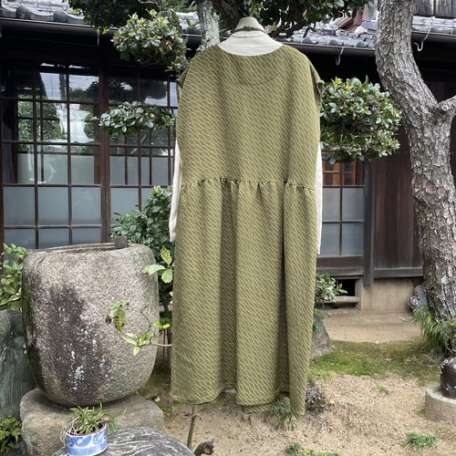 着物　ワンピース　フレンチスリーブ　ドレス　作家物　正絹　リメイク　ハンドメイド 着物リメイク】ちりめんのワンピース/フレンチスリーブ/絹