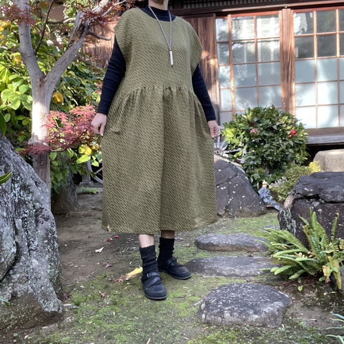 着物リメイク】ちりめんのワンピース/フレンチスリーブ/絹 ワンピース