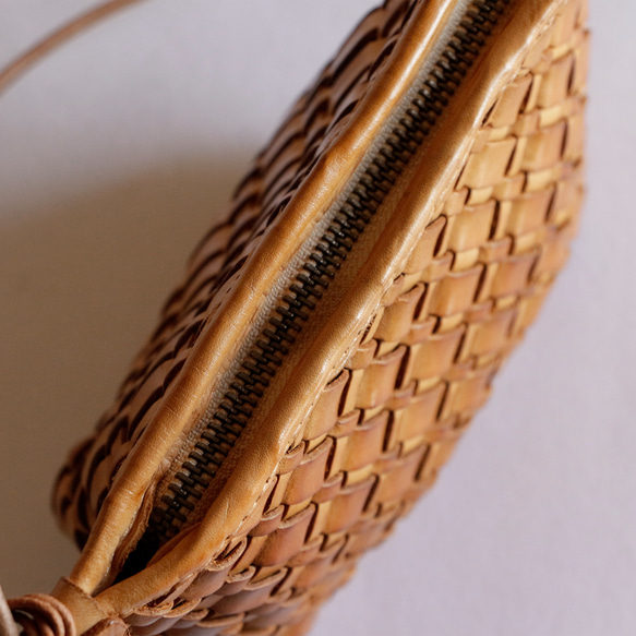 手編みヌメ革ショルダーバッグスマホポーチ小物入れ 9枚目の画像