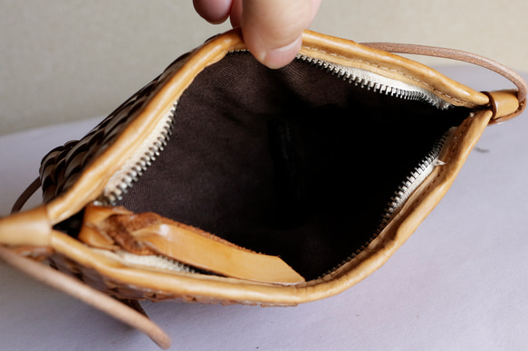 手編みヌメ革ショルダーバッグスマホポーチ小物入れ 10枚目の画像