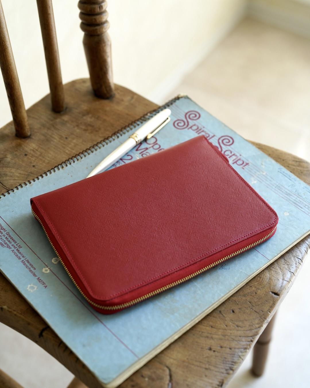 【 在庫あり 】ラウンドファスナーシステム手帳(バイブルサイズ)