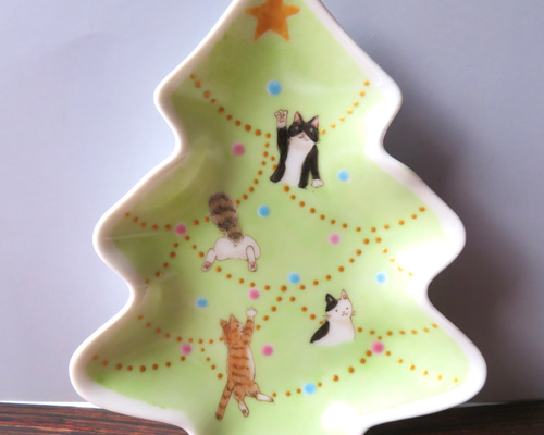 いたずら猫のクリスマスツリー 手描きの器 小皿 neko opera 通販