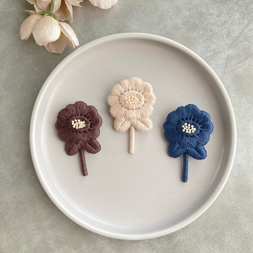 まろやかカラー》お花刺繍ブローチ ブローチ myou 通販 18619141
