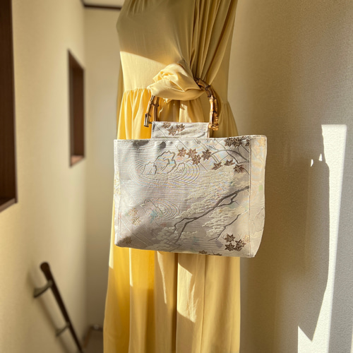 袋帯　袋の上の布袋様　リメイク　バンブーハンドルバッグ 帯リメイク トートバッグ 持ち手バンブーバッグ 一点ものです