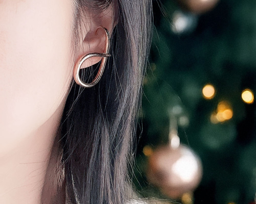 K18地金 中空 存在感抜群 イヤカーフ風ピアス ピアス（その他） Kōbō