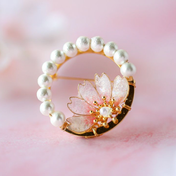 【Creema 獨家】新年福袋 畢業典禮和入學儀式 3 件套 櫻花胸針和貝殼珍珠項鍊和耳環/耳環 Forma 第2張的照片