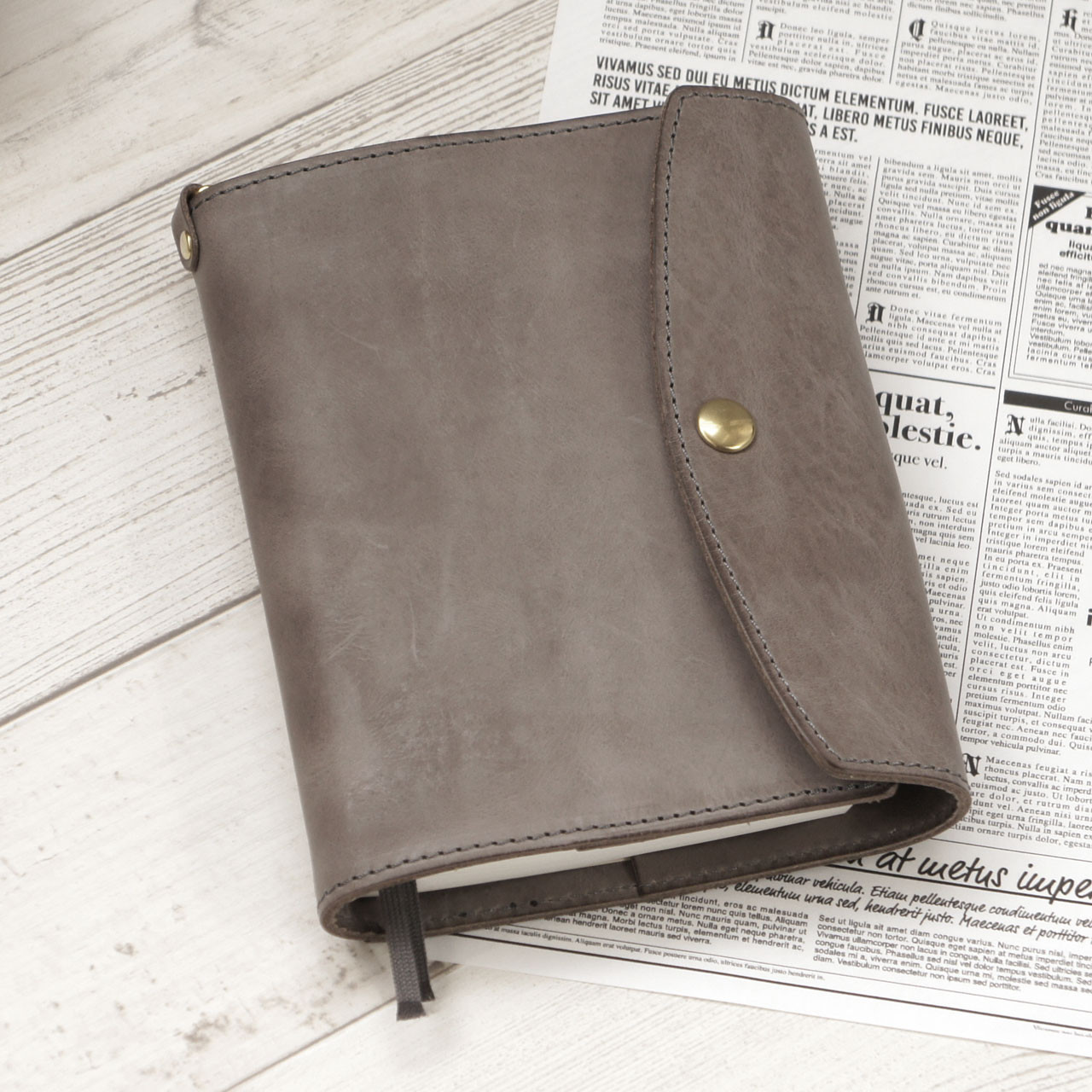 ほぼ日手帳カバー【A6サイズ 1日1ページ用】 本革（グレー）