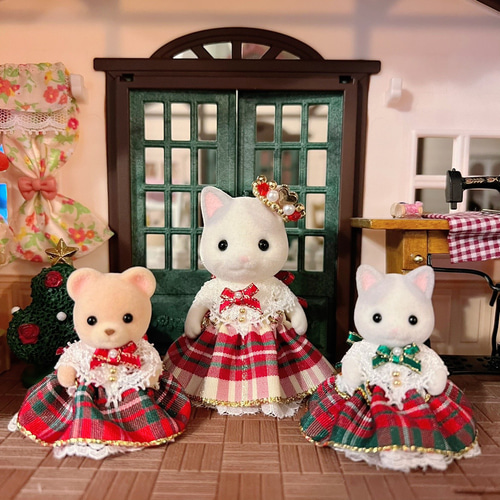 【ゆうりん】シルバニアファミリー赤ちゃんサイズドレス クリスマスドレス＊赤ちゃんサイズ おもちゃ・人形 merril 通販