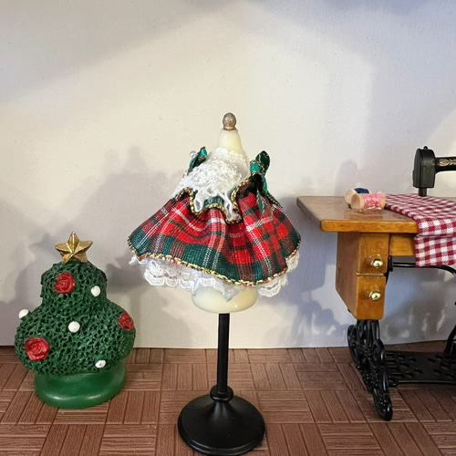 【さらママ】ドール　赤ちゃん　お母さん　ドレス　服　クリスマス クリスマスドレス＊赤ちゃんサイズ おもちゃ・人形 merril 通販