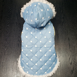 犬服♪フード付き防寒着(水色)(小型犬S)首と両脇をマジックテープ止め 1枚目の画像