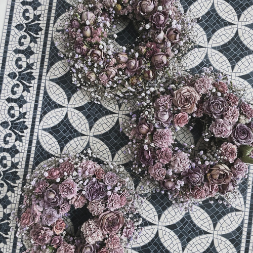 パープルローズ（NEW）と黒ブドウのキラキラ豪華深色大リース♪
（NEWブドウ） ラスト rose wreath 