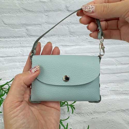 使い道いろいろ！軽くて便利なストラップ付きミニポーチバッグ《全6色