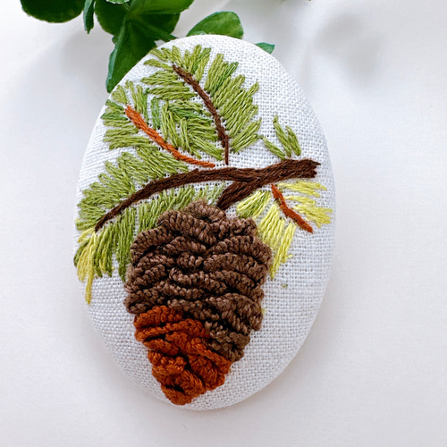 刺繍ブローチ松ぼっくり ブローチ sandy83 通販 18621078