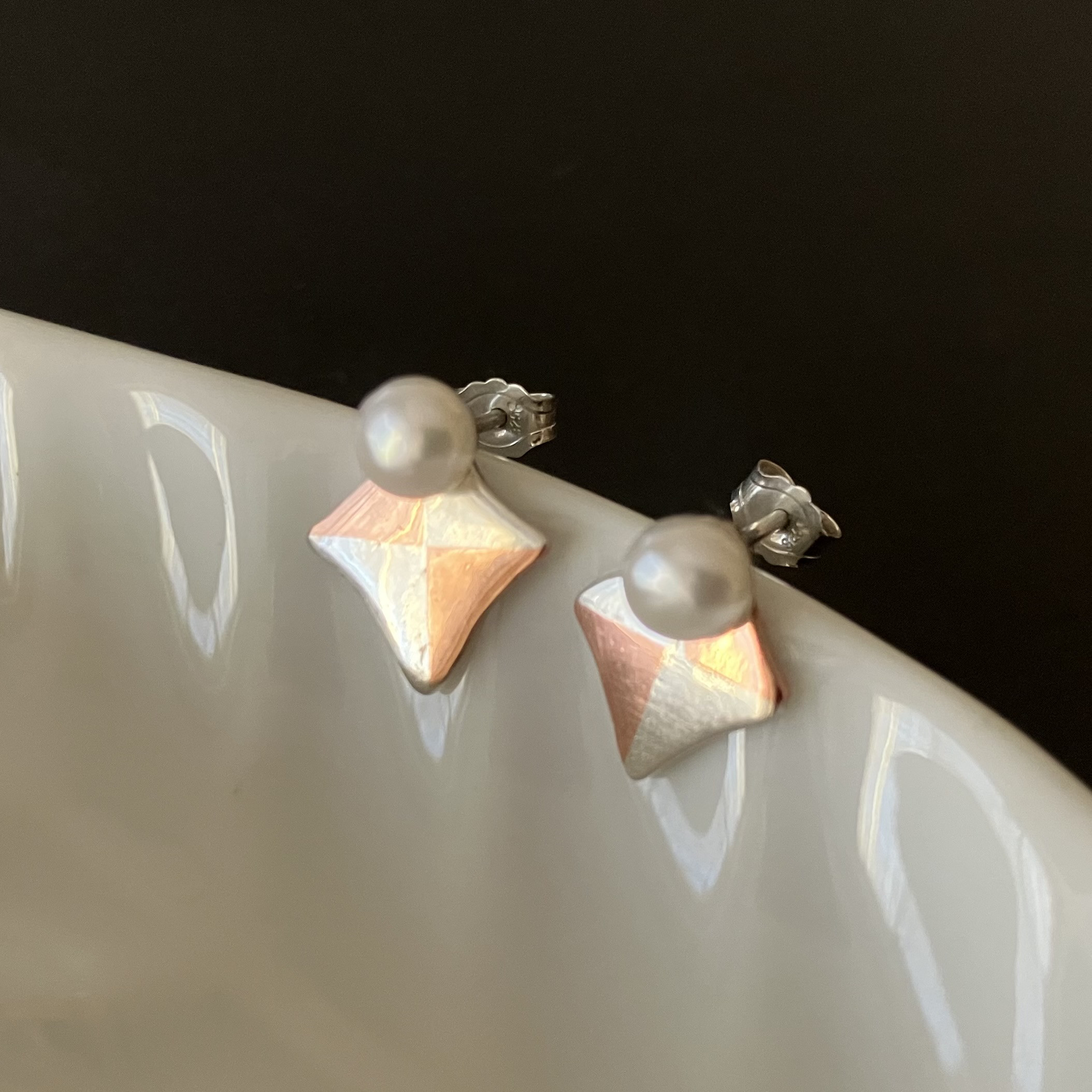 2way [two colors] earrings - diamond pearl
