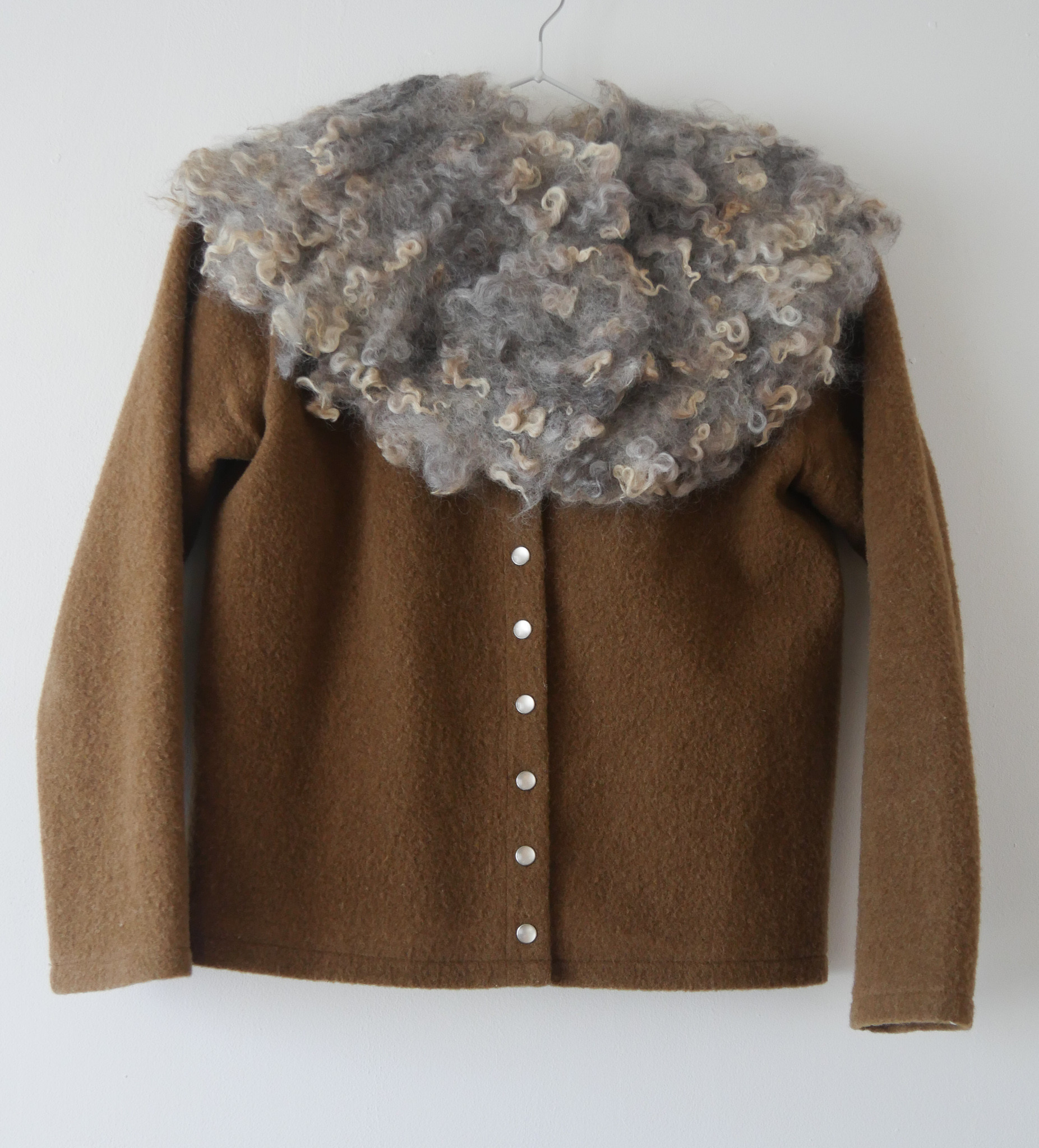 【今季1点物】モコモコ　羊毛　マフラー　ティペット　グレー　ベージュ