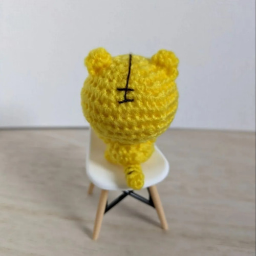 あみぐるみ ちび トラ 虎 タイガー すごい黄色 丸顔 ストラップ