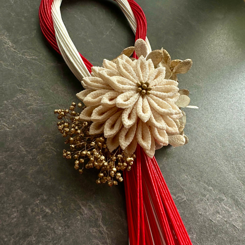 水引しめ縄飾り赤白×ダリア×プリザ しめ縄・しめ飾り MAMO 通販