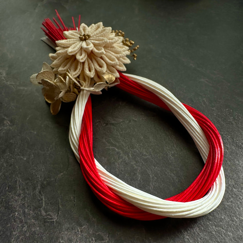 しめ縄リース　赤ダリア　ピンクマム　金扇　水引 しめ縄リース赤ダリアピンクマム金扇水引