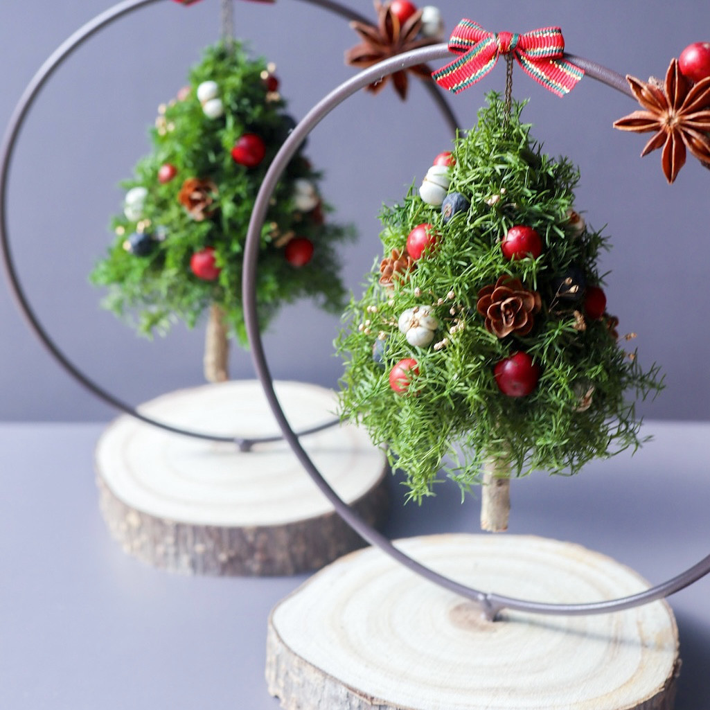 丸太リングのクリスマスツリー