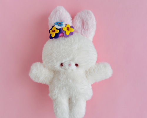 ビオラの花飾り レッドアイのうさぎちゃん♡うさぎのぬいぐるみ①