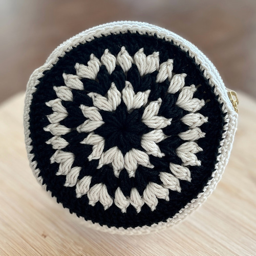 無限に広がるモチーフポーチ「宇宙」 ポーチ Crochet Yuko Tsumugi
