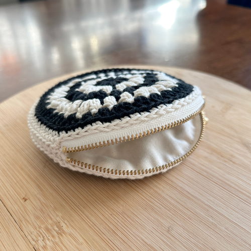 無限に広がるモチーフポーチ「宇宙」 ポーチ Crochet Yuko Tsumugi