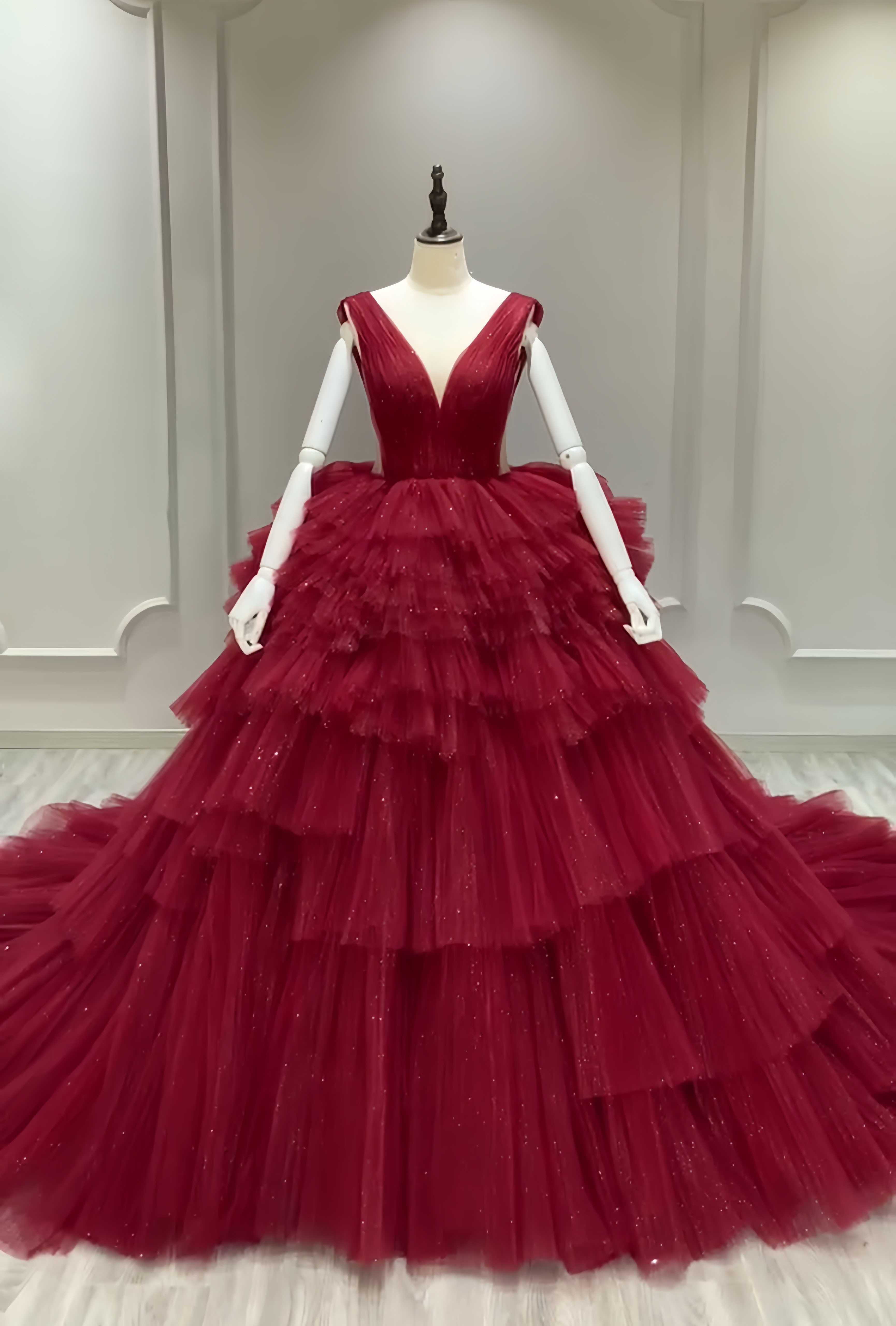 買わないと損！ワインレッド　キラキラ　プリンセスライン　グッリター　セクシー　オリジナルのカラードレス　ウェディングドレ