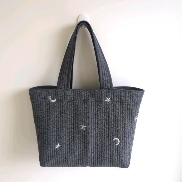 ✱受注制作✱ヌビバッグ Lサイズ/ヌビトートバッグ /ランチトート/ ダークグレー×ムーンスター刺繍 1枚目の画像