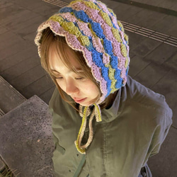 【さき】ボンネット ニット帽 ハンドメイド 編み物 ピンクの毛糸を組み合わせて作成した ニットボンネットです🍓 ラメが
