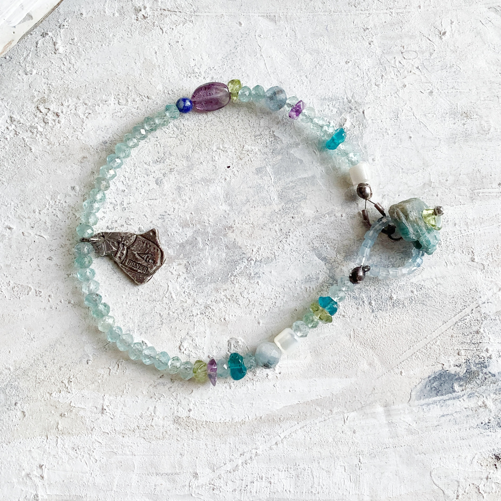 天然石青系ビーズブレス　アパタイト